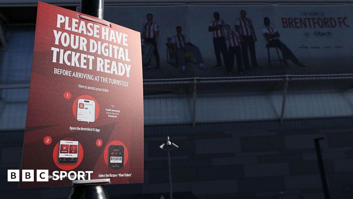 A sign outside the stadium asking fans to have their digital ticket ready