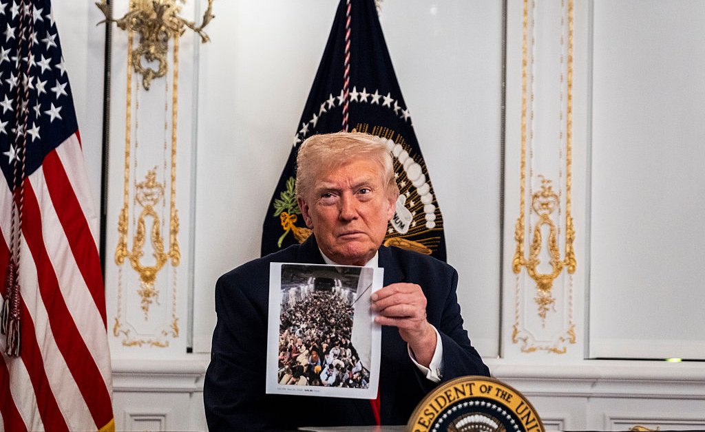 Na mensagem de Ação de Graças, Trump discursa contra a imigração