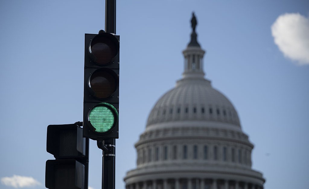 O que acontece após a votação na Câmara para apoiar a divulgação dos arquivos de Epstein?
