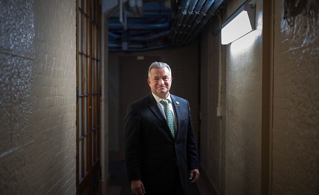 O único republicano que se manifesta contra as acusações de “sedição” de Trump