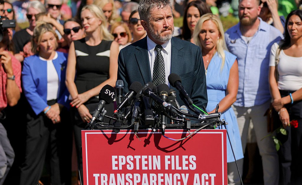 Os arquivos de Epstein serão liberados? Como Trump pode ter encontrado uma maneira de bloqueá-los