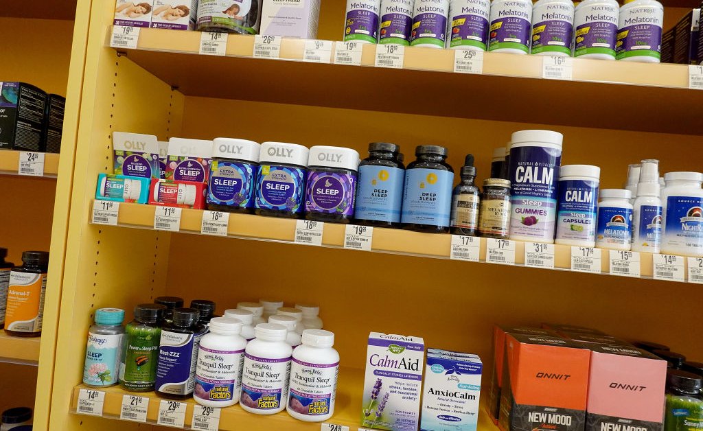 Os médicos do sono querem que você pare de tomar melatonina para dormir