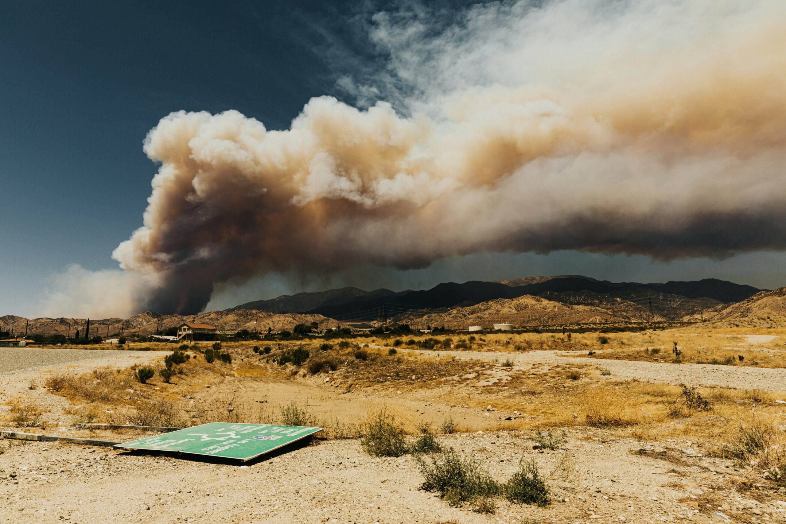 Pesquisa revela que extensos incêndios na área de Los Angeles alteraram as proteínas do sangue em bombeiros, levantando preocupações de saúde
