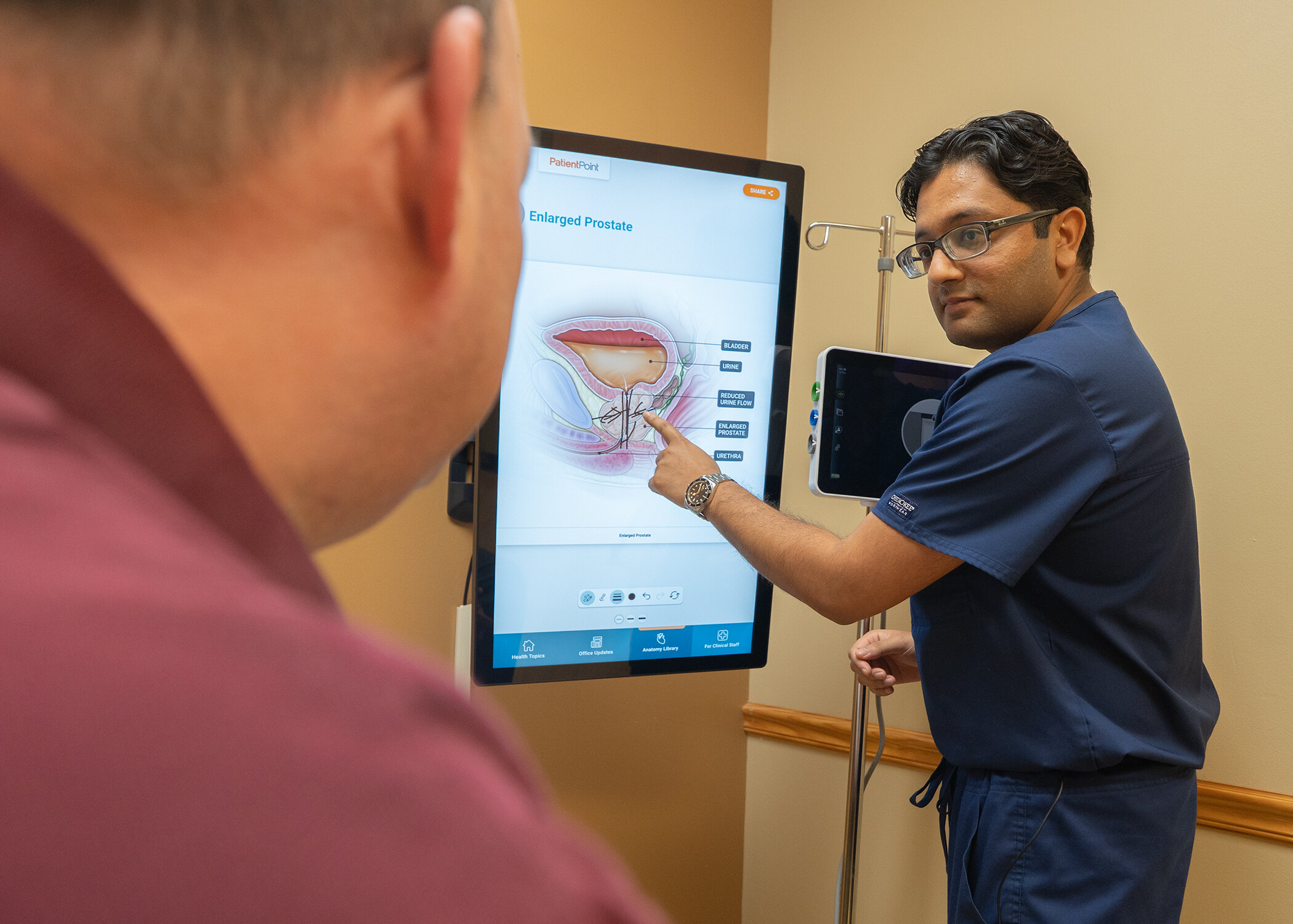 Pesquisa revela que os homens preferem ficar parados no trânsito do que falar sobre a saúde da próstata