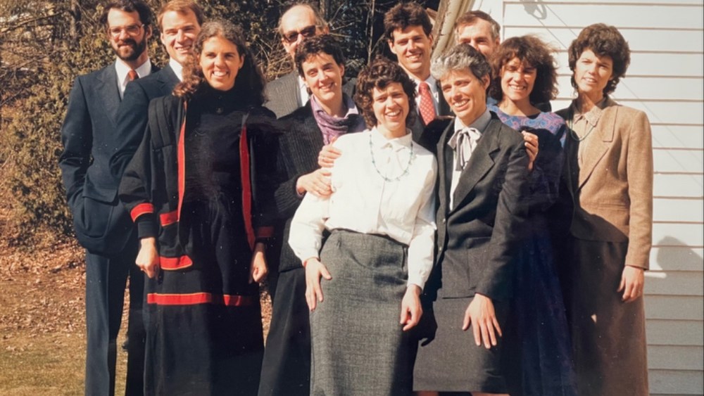 Pisie Hochheim e Tony Oswald enfrentam sua família em Doc ‘Newville’