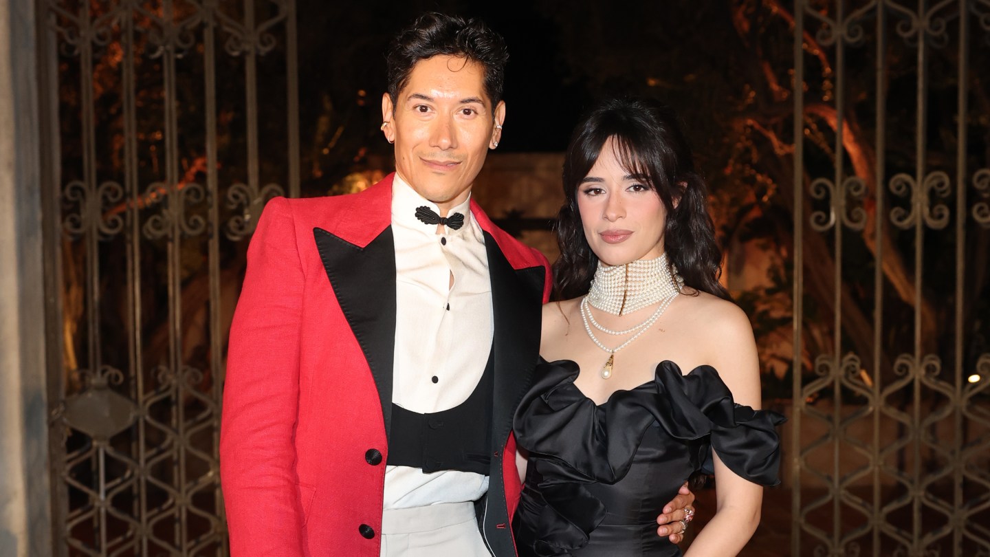 Por dentro da gala do Dia de Muertos de Carlos Eric Lopez com Camila Cabello