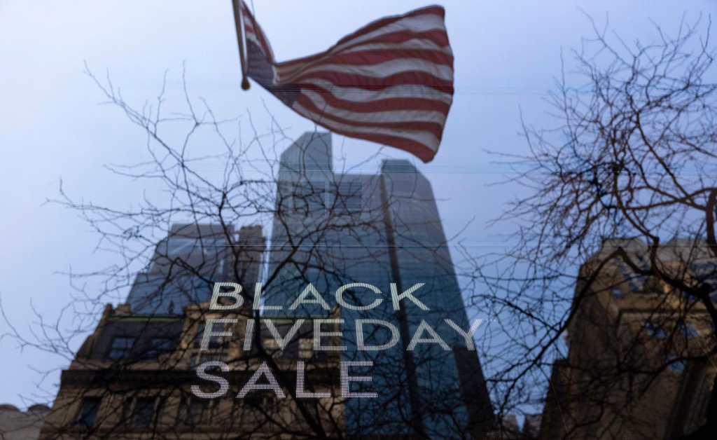 Por que pode haver menos vendas na Black Friday este ano