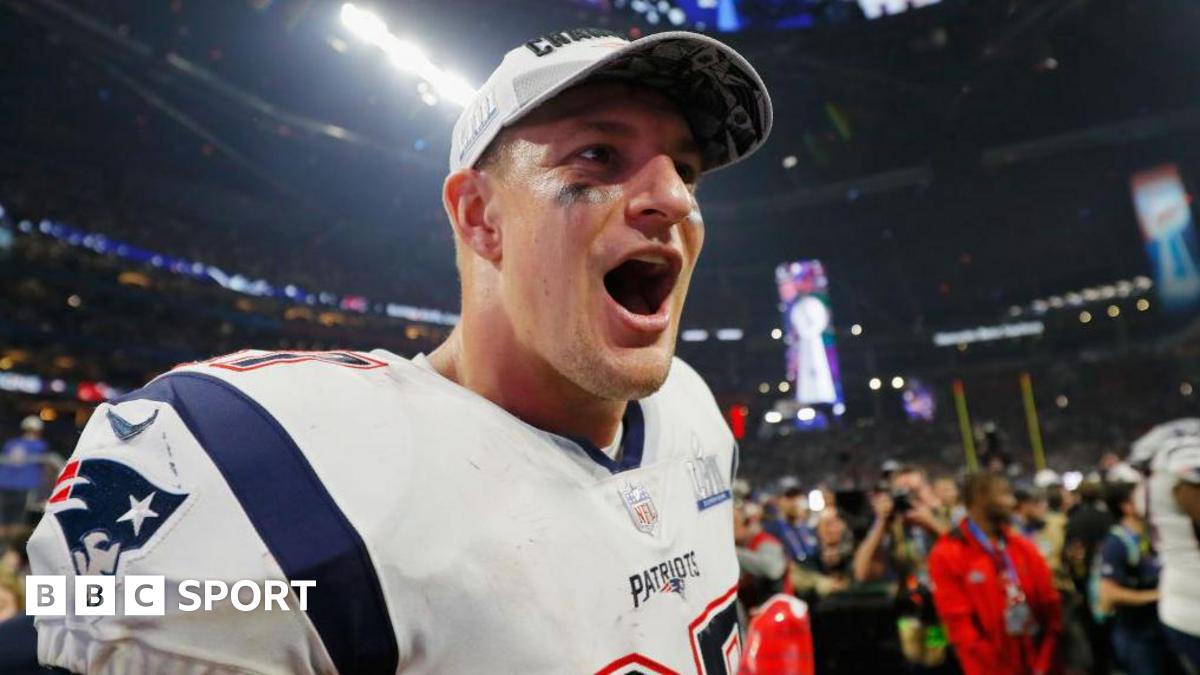Rob Gronkowski celebrates