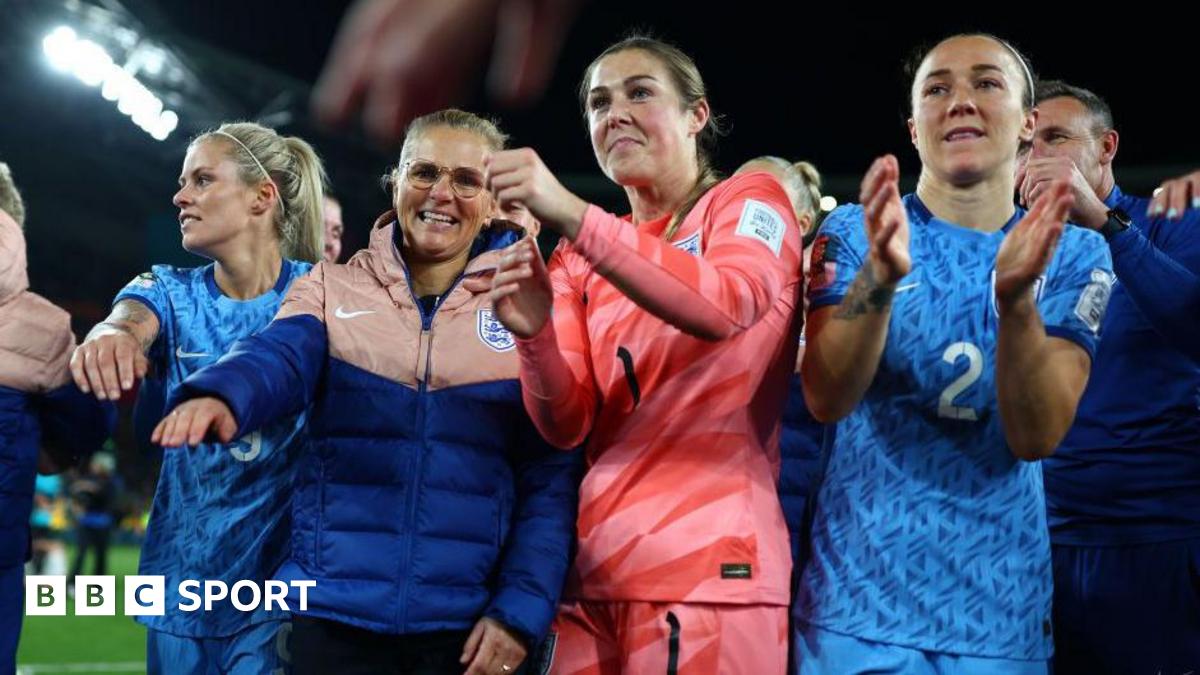 Sarina Wiegman and Mary Earps