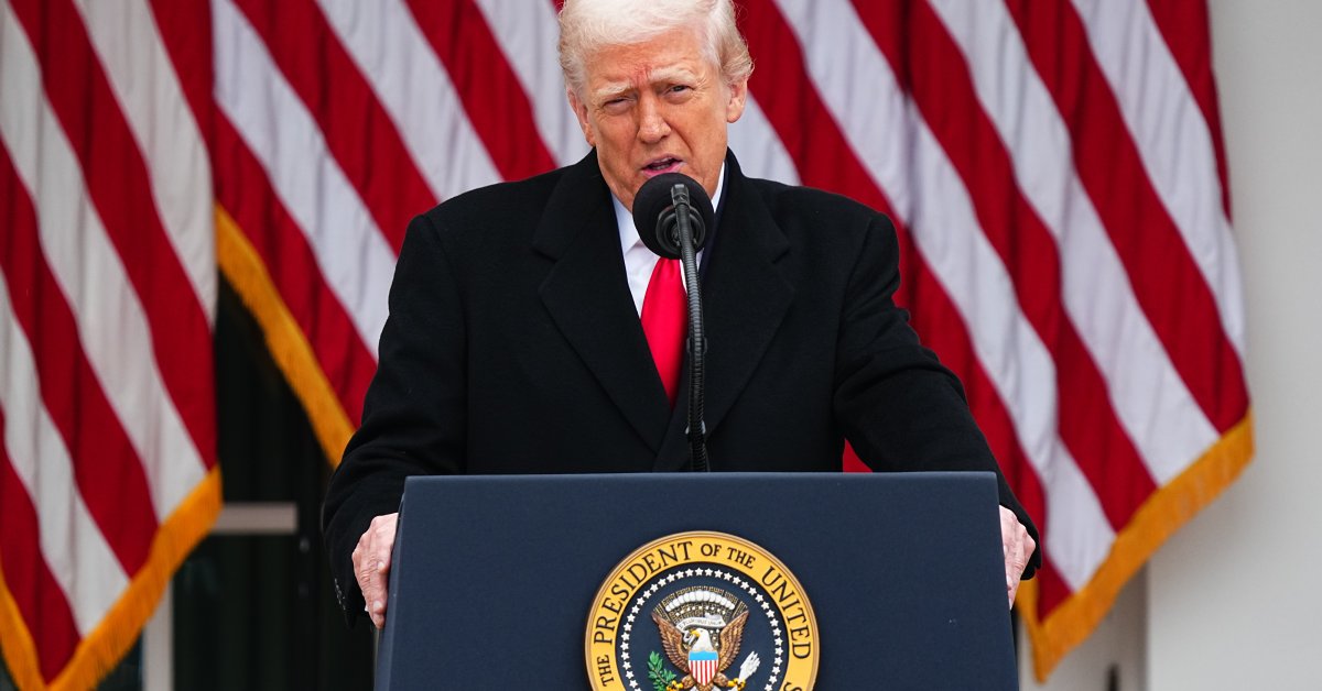 Trump condena 'ato de terror' em DC, atirador de votos pagará