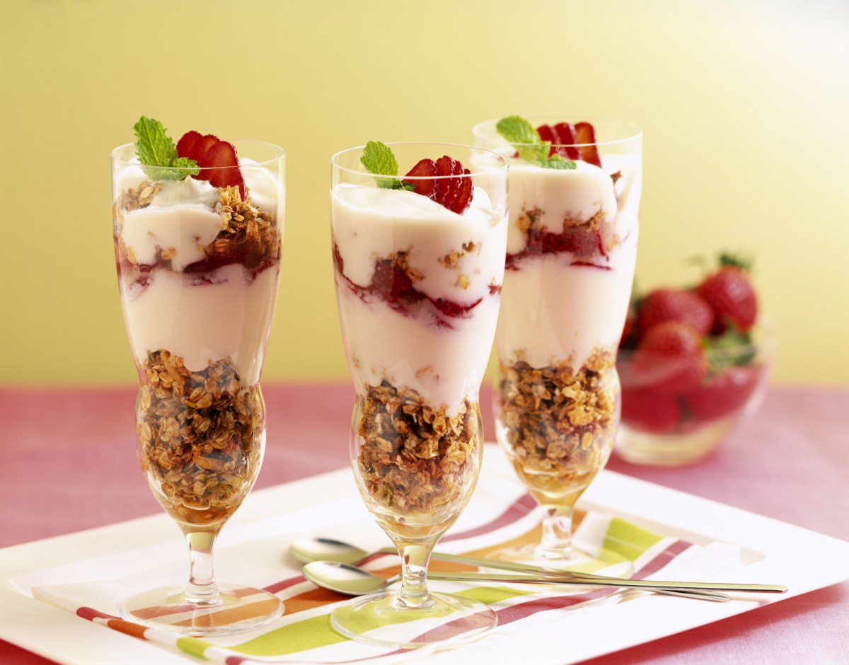 Strawberries and granola yogurt parfaits