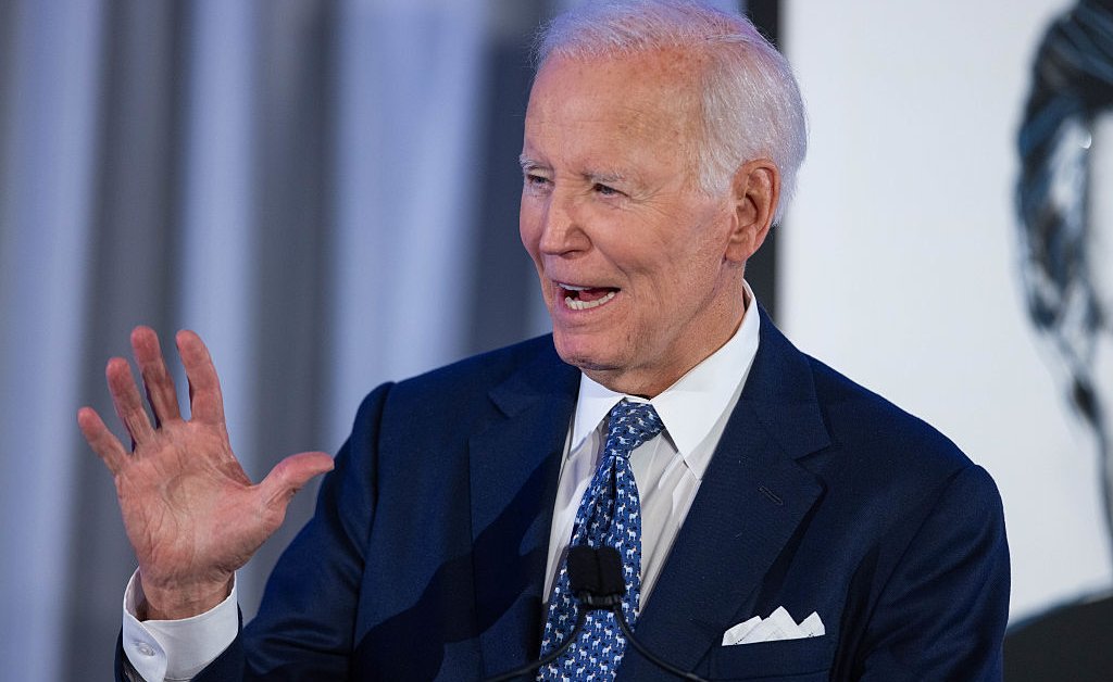 Biden pede mais resistência contra Trump em discurso em DC