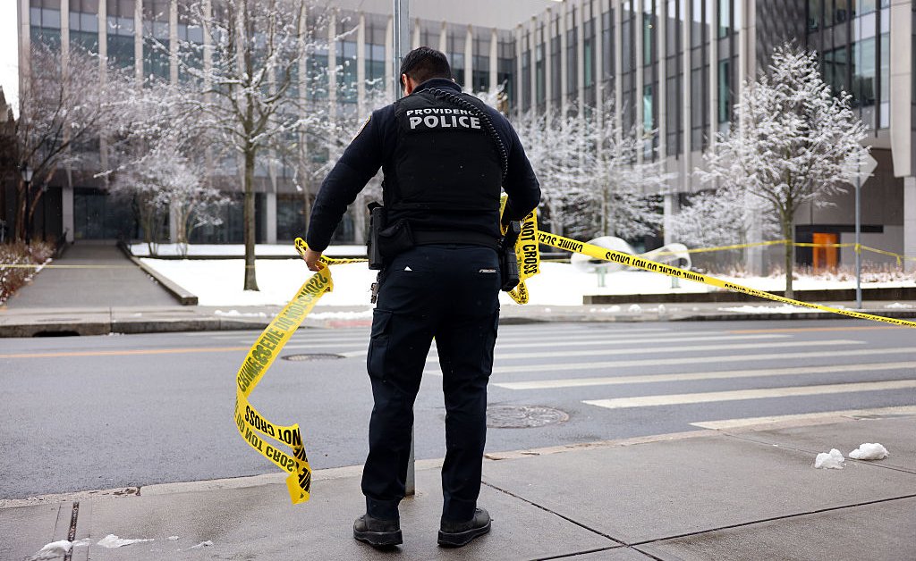 Caçada ao atirador da Brown University em andamento: o que saber