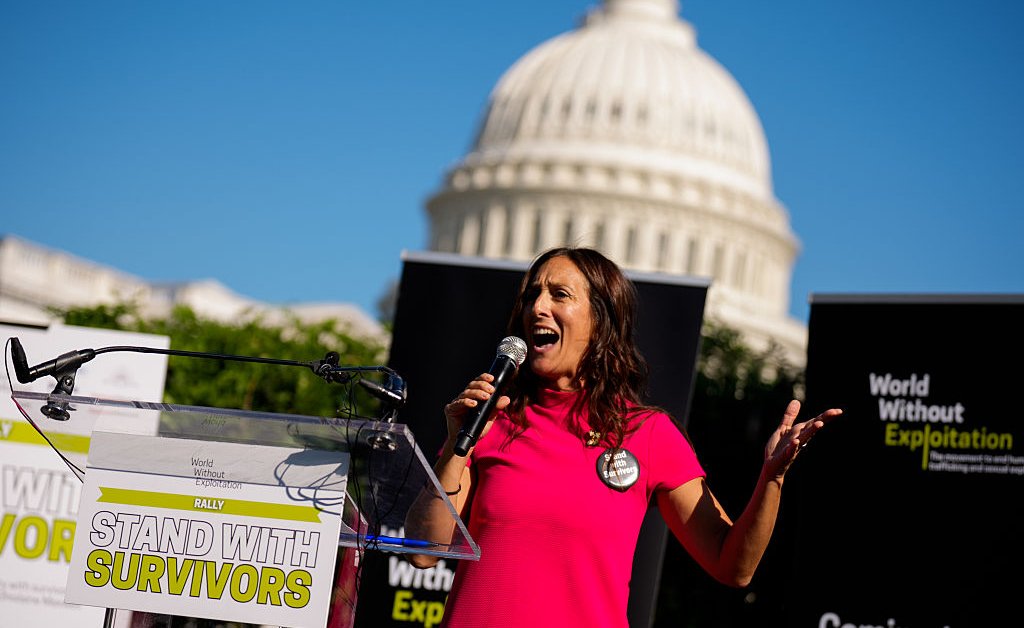 Como as vítimas de Epstein lutaram contra Trump e se encontraram