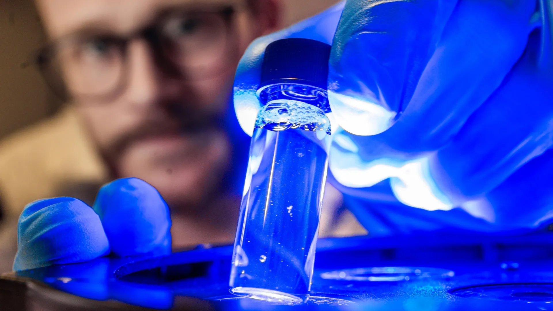 Eletrodos impressos em luz transformam pele e roupas em sensores