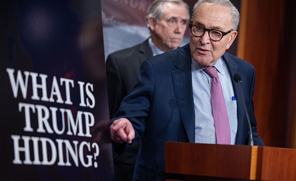 Legisladores planejam tomar medidas contra a liberação incompleta de Epstein