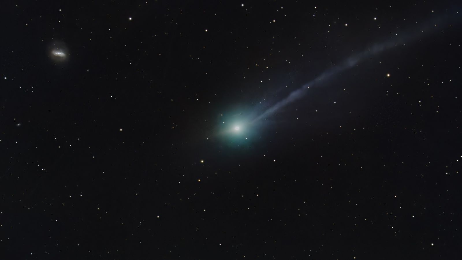 Almost all scientists agree the object is a comet. Pic: Satoru Murata