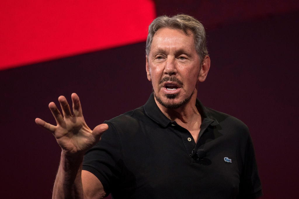 Paramount renova oferta pela Warner Bros, garantindo apoio de US$ 40 bilhões a Larry Ellison