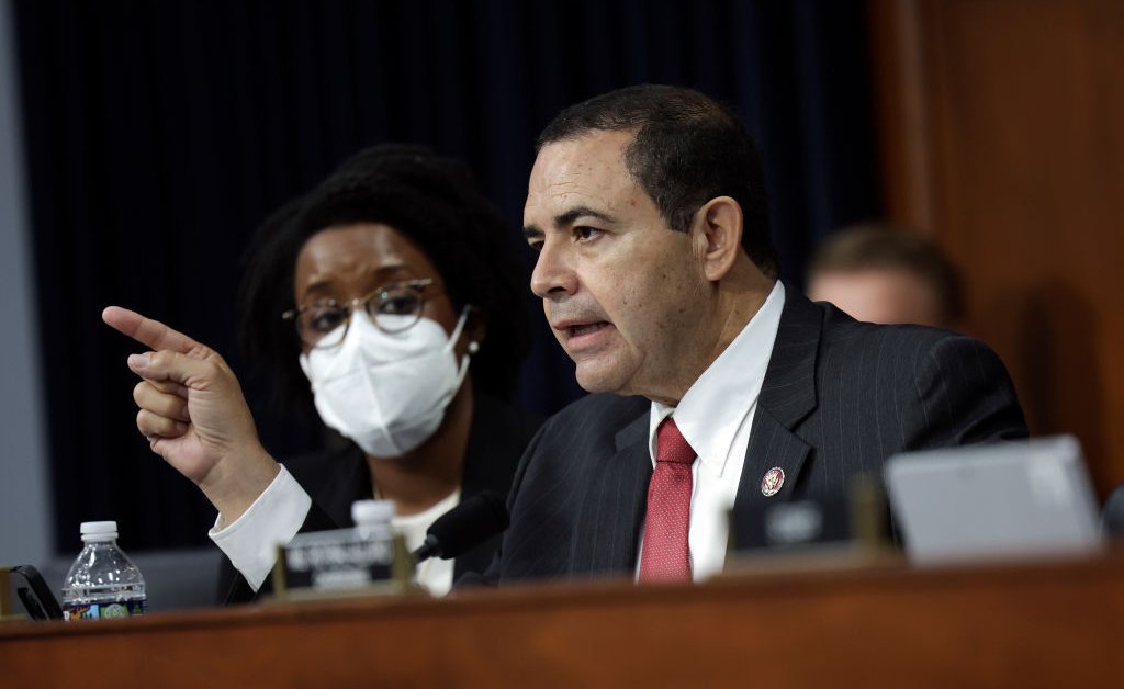 Quem é Henry Cuellar, o democrata da Câmara que Trump está perdoando?