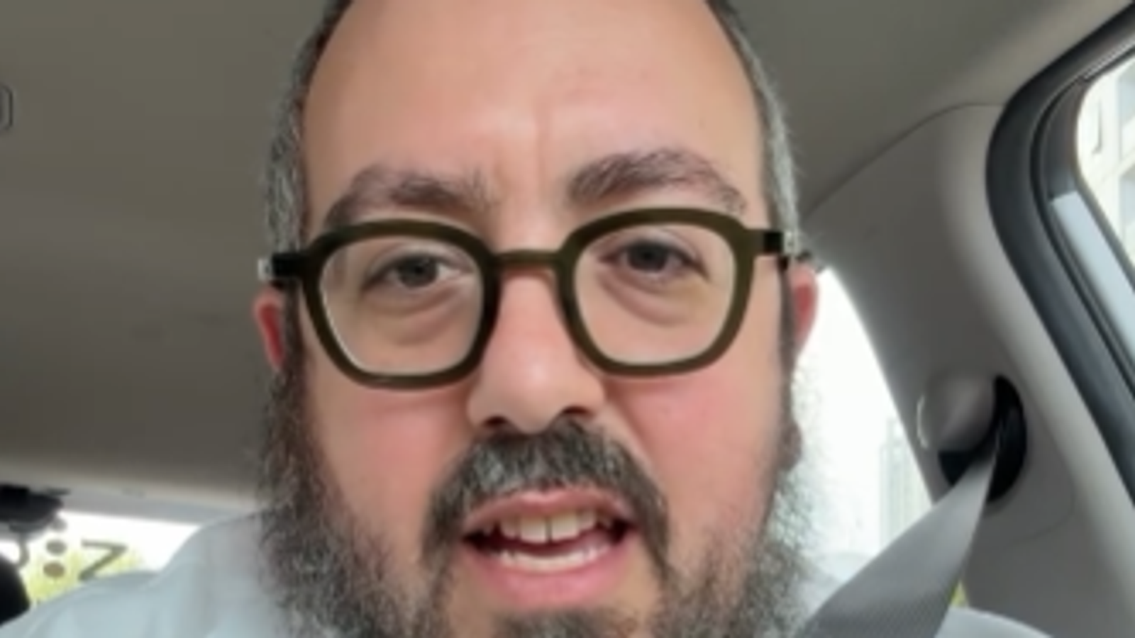 Rabbi Eli Schlanger. Pic: @bondirabbi