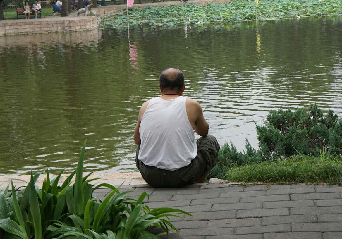 Mulher dá queixa contra marido porque ele escondeu que era careca