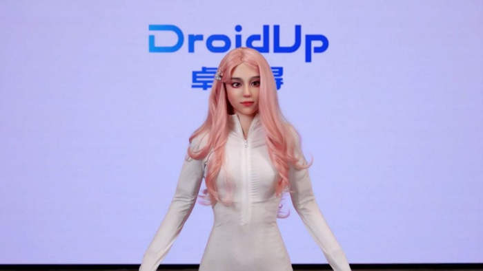 Moya, 'o primeiro robô biomimético do mundo' emula características humanas até a temperatura corporal